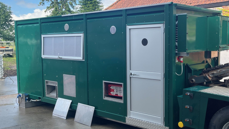 buitenkant mobiele slachteenheid pluimvee