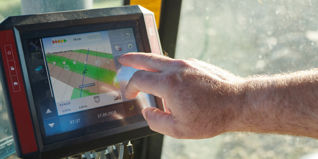 GPS_tractor_MarcWallican.jpg