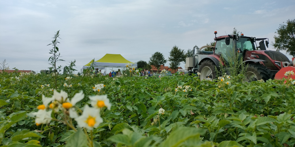 Sfeerfoto van het proefveldbezoek circulaire meststoffen