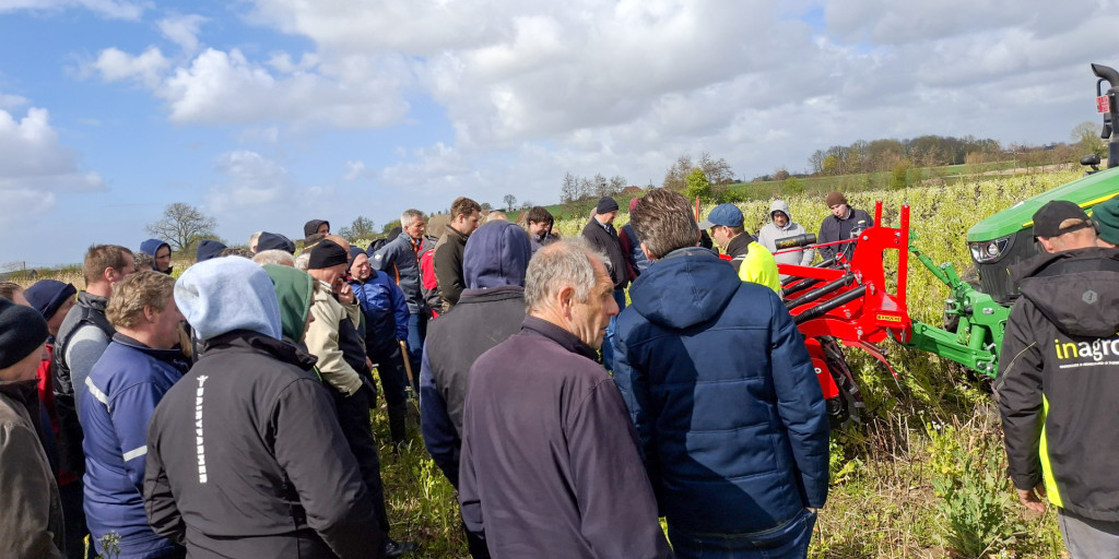 Landbouwers bij demo vernietiging groenbedekkers