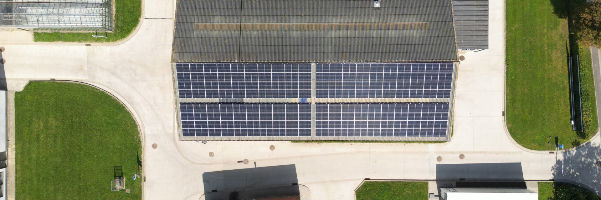 Foto boerderij zonnepanelen