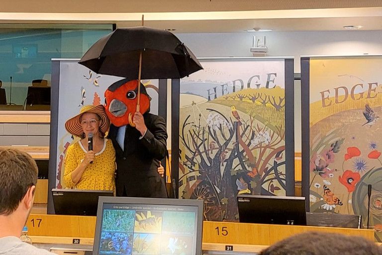 Patrijs en bij brengen boodschap naar beleidsmakers