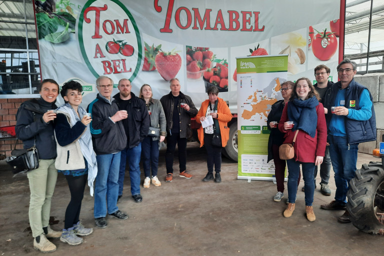 20240326_163847 Bezoek aardbei Demaeght
