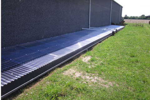 spoelplaats met golfplaten