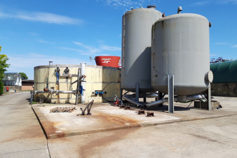 Foto van de biogasinstallatie tijdens de renovatie