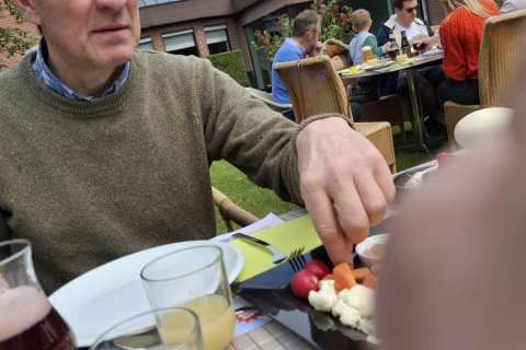 meneer aperitief hapje drankje 
