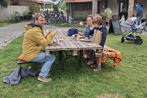 bank gezin buggy gras stal pad