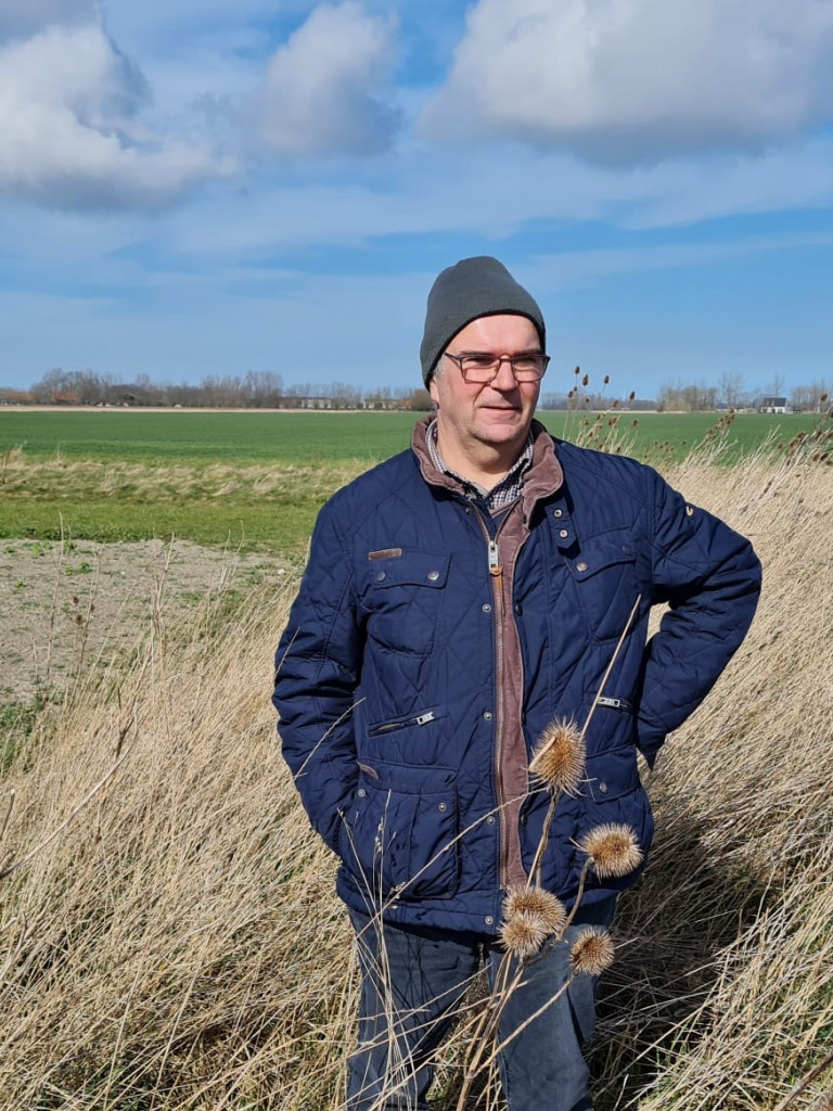Landbouwer Geert Goossens op zijn keverbank