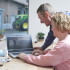 Landbouwers bekijken webinar