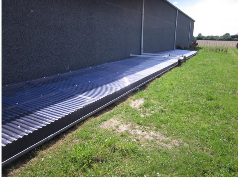 spoelplaats met golfplaten